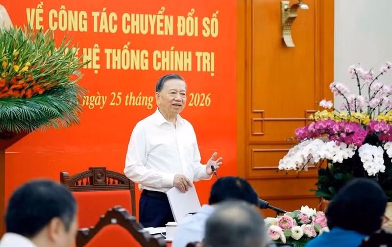 El secretario general del Partido Comunista y presidente de Vietnam, To Lam, presidió la sesión temática sobre transformación digital en el sistema político, el 25 de junio de 2026.