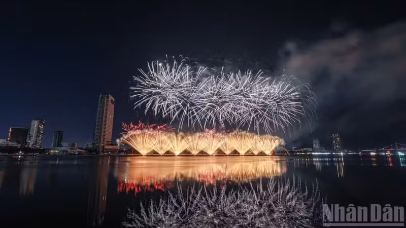 Una de las actividades en el Festival Internacional de Fuegos Artificiales de Da Nang (DIFF 2026).