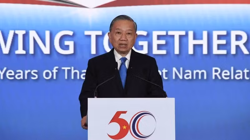 El máximo dirigente de Vietnam, To Lam, toma la palabra en el evento.