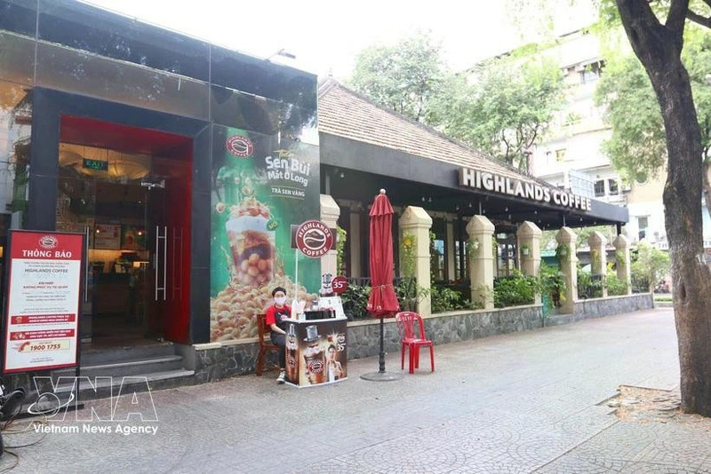 Highlands Coffee, controlada por Jollibee Foods Corporation, contaba con cerca de 928 tiendas a finales de 2025, principalmente en Vietnam. (Foto: VNA)