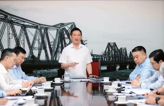 El viceprimer ministro Ho Duc Phoc habla en la reunión. (Fuente: VNA)