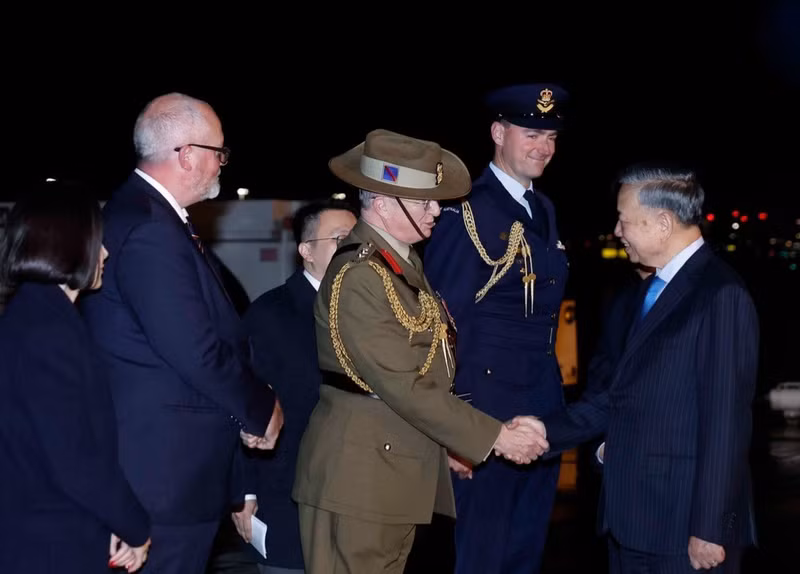 [Foto] Máximo dirigente vietnamita llega a Australia para iniciar visita de Estado