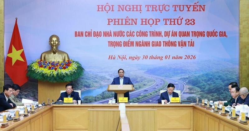 El primer ministro Pham Minh Chinh preside la reunión (Fuente: VNA)