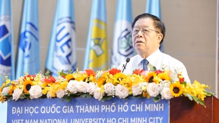 El jefe de la Comisión de Comunicación, Educación y Movilización de Masas del Comité Central, Nguyen Trong Nghia, habla en la cita.