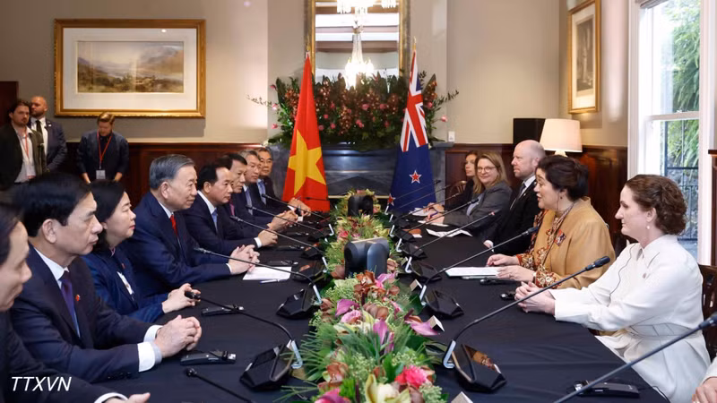 [Foto] Máximo dirigente vietnamita dialoga con gobernadora general de Nueva Zelanda