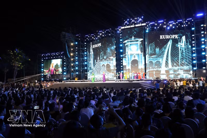 Escena de la noche de estreno. (Foto: VNA)