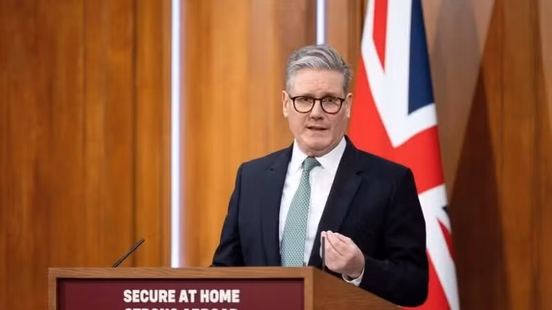 El primer ministro británico, Keir Starmer, anuncia su dimisión. (Foto: Xinhua/VNA)