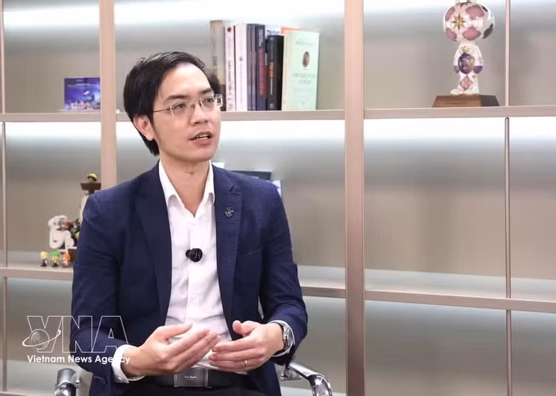 El doctor Nguyen Huu Huan, profesor asociado y vicepresidente de la Agencia Ejecutiva del Centro Financiero Internacional de Vietnam (Fuente: VNA)