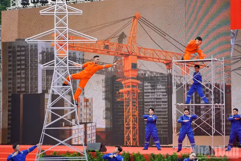 También será un momento propicio para festejar los éxitos alcanzados por la urbe durante medio siglo de construcción y desarrollo, alentar el espíritu de unidad, dinamismo e innovación e impulsar a Ciudad Ho Chi Minh hacia una nueva etapa de crecimiento y desarrollo.