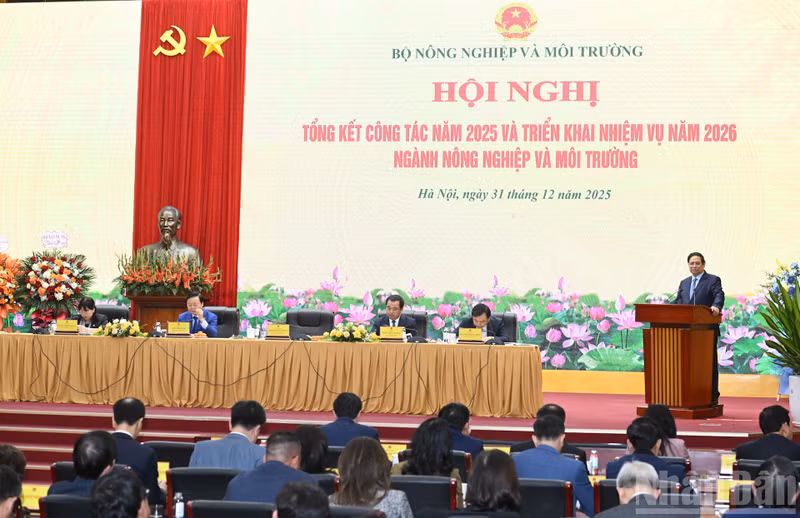 Minh Chinh expresa su satisfacción por el desarrollo rápido y sostenible del sector de agricultura y medio ambiente.