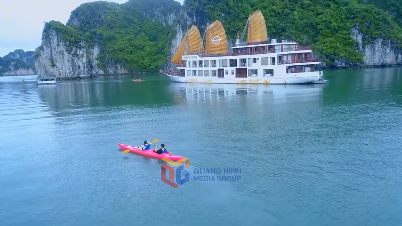 Bahía Bai Tu Long entre maravillas del Sudeste Asiático ảnh 1