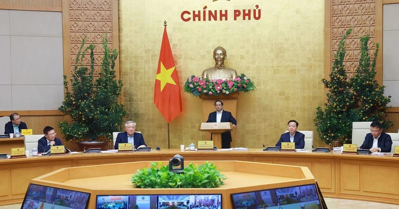 El primer ministro de Vietnam, Pham Minh Chinh, preside la reunión mensual del Gobierno (Foto: VNA)