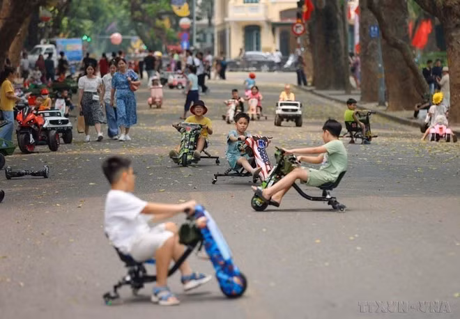 Durante los dos años 2023-2024, la tasa de natalidad en Vietnam comenzó a mostrar señales de un descenso más rápido. (Foto: VNA)