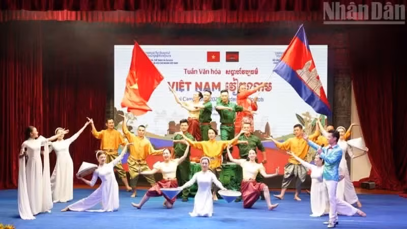 La Semana Cultural de Vietnam en Camboya 2026, celebrada a finales de mayo, contribuye a fortalecer el entendimiento mutuo y los lazos entre ambos pueblos (Foto: Dinh Truong)