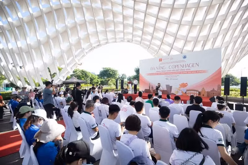Al evento asistieron unos 300 invitados.