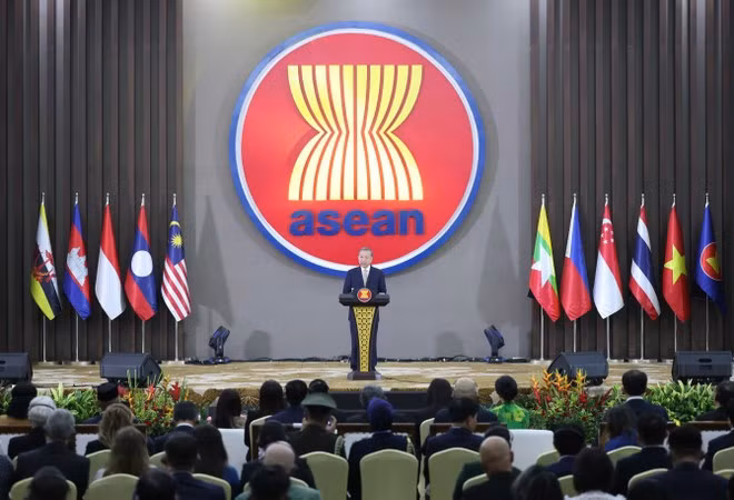 El 10 de marzo de 2025, en Jakarta (Indonesia), el secretario general del Partido Comunista de Vietnam, To Lam, pronunció un discurso durante la ceremonia de conmemoración del 30º aniversario de la adhesión de su país a la Asociación de Naciones del Sudeste Asiático-Asean. (Foto: VNA)