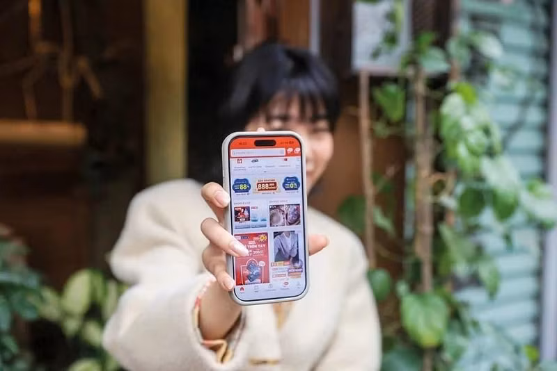 El 2026 es un año crucial, ya que la Ley de Comercio Electrónico entra en su fase de implementación. (Imagen: Thoibaotaichinh.vn)