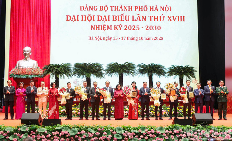 [Vídeo] Clausuran XVIII Asamblea del Comité del Partido en Hanói