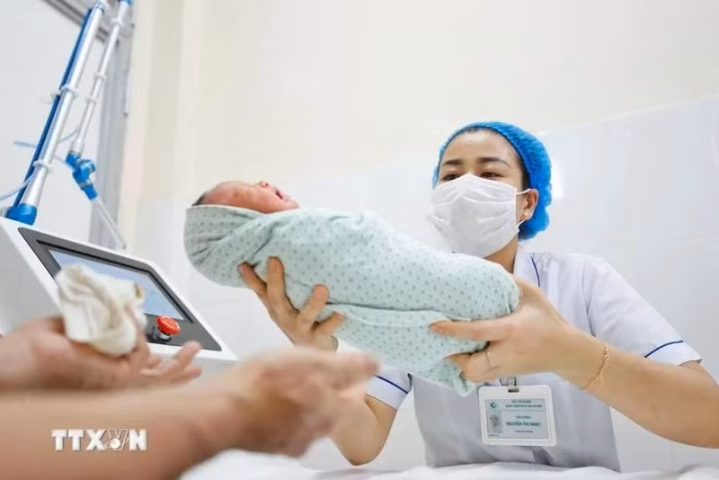 Niño recién nacido en un hospital. (Fuente: VNA)