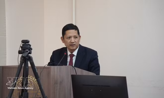 Nguyen Quoc Hung, director del Fondo de Promoción del desarrollo de la cooperación Rusia-Vietnam, habla en la cita (Fuente: VNA)