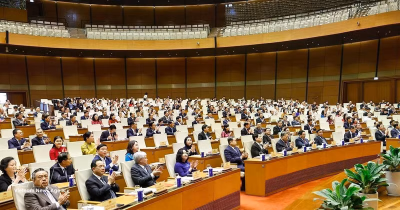 Máximo dirigente de Vietnam asiste a conferencia nacional sobre resultados electorales (Foto: VNA)