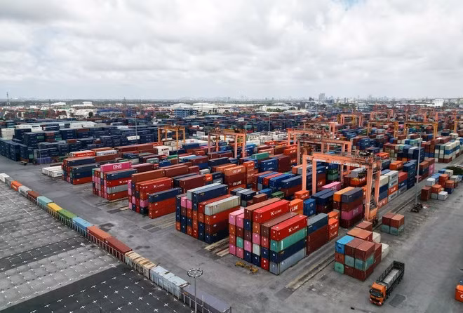 Un rincón del área de almacenamiento en espera de exportación en el puerto de Tan Vu, ciudad de Hai Phong. (Foto: VNA)