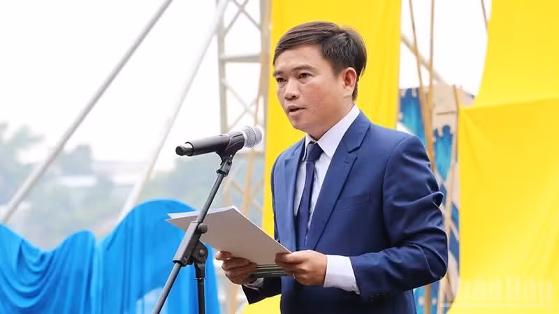 Bui Ngoc Huy, vicepresidente del Comité Popular de Huong Tra.