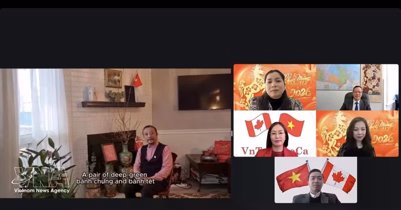 Representantes de asociaciones vietnamitas en Canadá participaron en el programa en línea del Festival de Primavera (Fuente: VNA)