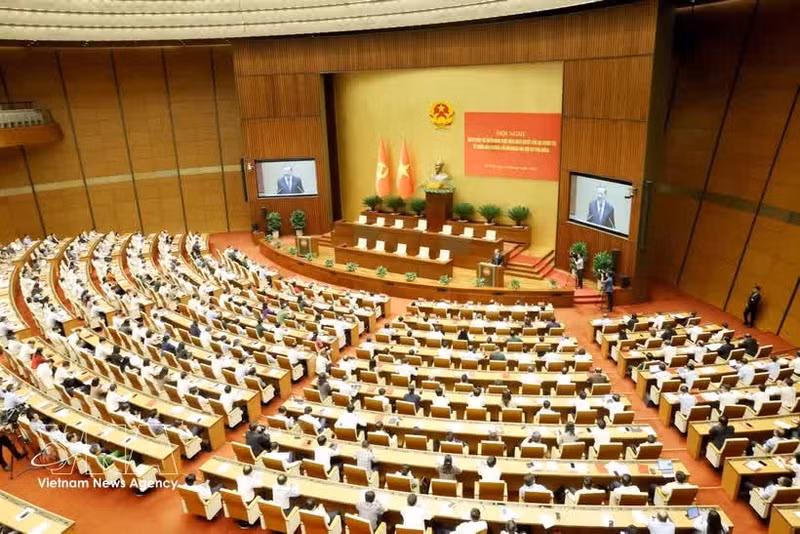 Delegados asisten a una conferencia para difundir e implementar la Resolución del Buró Político sobre la ejecución de las orientaciones de política exterior establecidas por el XIV Congreso Nacional del Partido. (Foto: VNA)