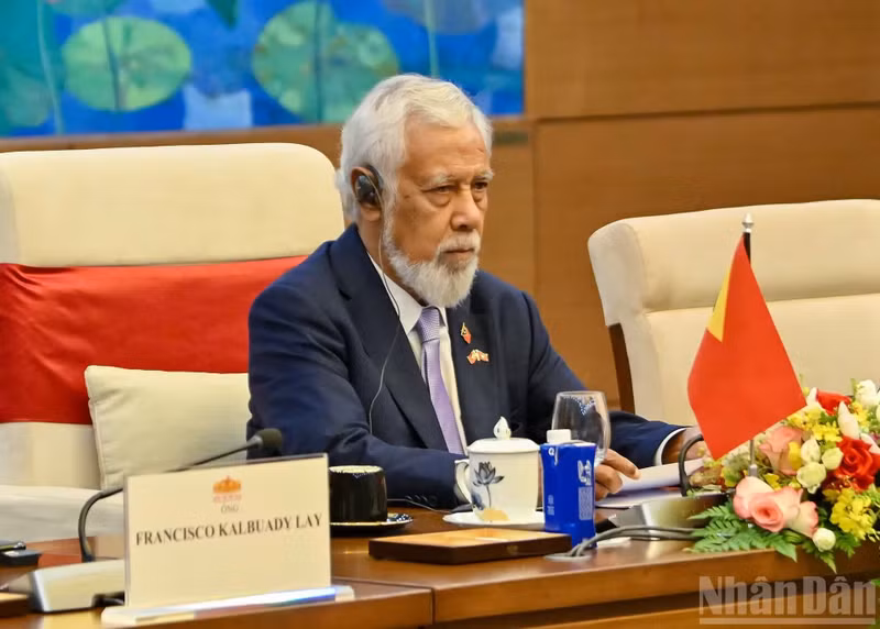 El primer ministro de Timor Oriental, Kay Rala Xanana Gusmão, toma la palabra en el encuentro.