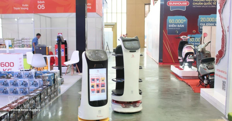 Un robot recepcionista guiará a los visitantes en la Feria de Primavera de 2026. (Fuente: VNA)