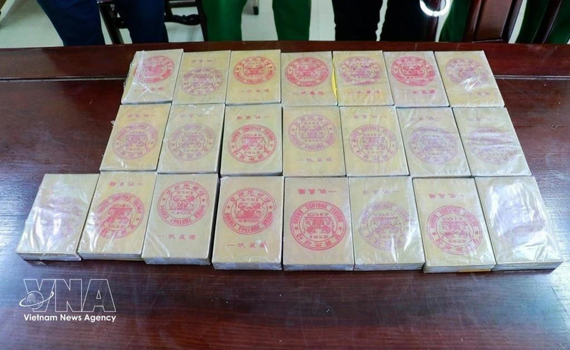 La policía de la provincia centrovietnamita de Nghe An incauta 22 ladrillos de heroína. (Foto: VNA)