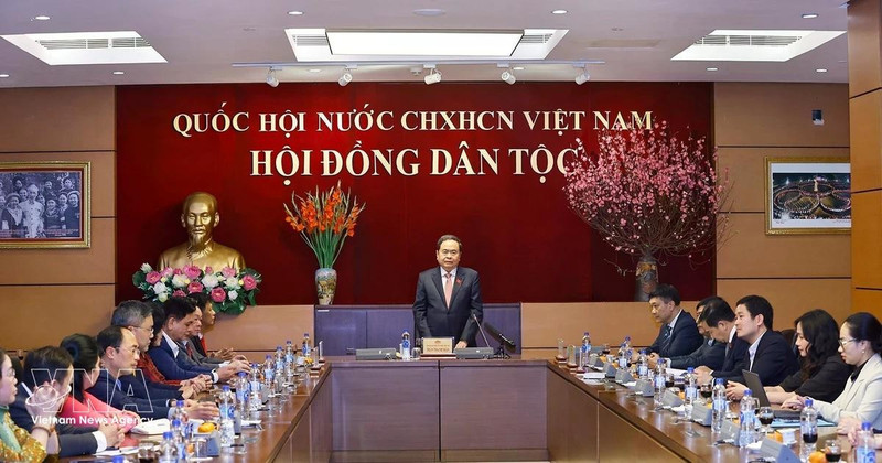 El presidente de la Asamblea Nacional de Vietnam, Tran Thanh Man, habla en la reunión. (Foto: VNA)