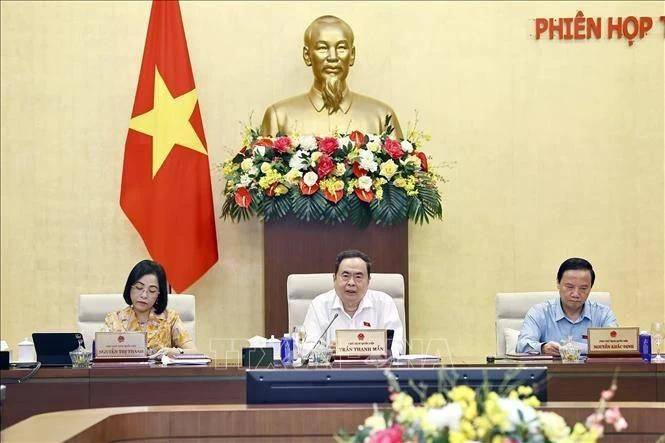 El presidente de la Asamblea Nacional, Tran Thanh Man, (en el centro), habla en el evento (Foto: VNA)
