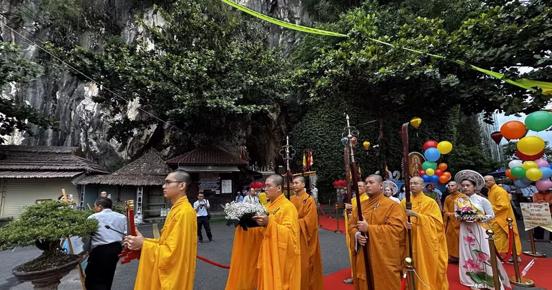 Una procesión en el Festival Vu Lan - Ngu Hanh Son 2025. (Foto: VNA)