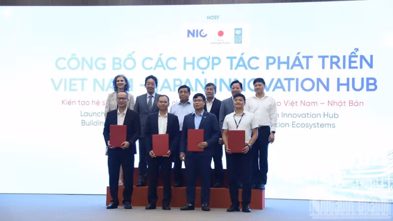 El Comité Organizador anuncia las líneas de cooperación entre Vietnam y sus socios para desarrollar el ecosistema de innovación y los sectores tecnológicos estratégicos en Vietnam. 