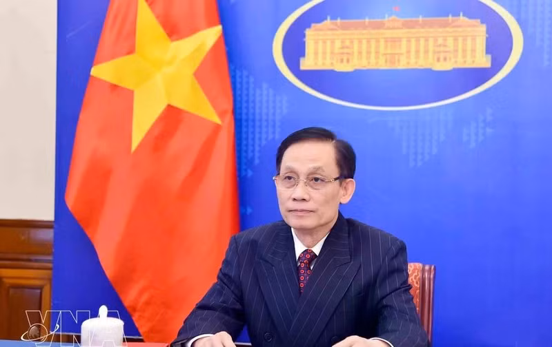 Le Hoai Trung, miembro del Buró Político y ministro de Relaciones Exteriores.