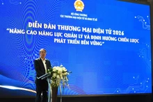 El subdirector del Departamento de Comercio Electrónico y Economía Digital del Ministerio de Industria y Comercio, Hoang Ninh (Foto: VNA)