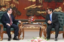 [Foto] Premier vietnamita recibe al enviado especial del Partido y del Estado de Cuba