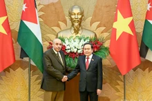 [Foto] Presidente del Parlamento vietnamita recibe al titular de la Cámara de Representantes jordana