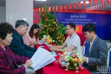 En el colegio electoral número 2, zona 13 de la comuna de Thuan An, ciudad de Hanói, todos los preparativos para la “Fiesta de la nación” ya están listos.