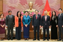 [Foto] Titular legislativo de Vietnam recibe a embajadores salientes de Camboya, Filipinas y Estados Unidos