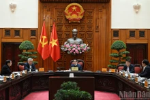 [Foto] Premier vietnamita preside una reunión sobre proyectos de energía nuclear