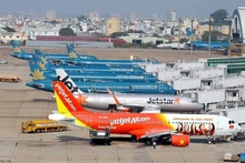 Aerolíneas preparan recargos por combustible en rutas internacionales