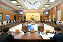 Una reunión del Comité Permanente de la Asamblea Ncional de Vietnam. (Foto: quochoi.vn)