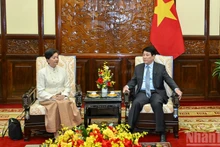 [Foto] Presidente vietnamita recibe a embajadora de Camboya 