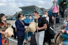 Turistas rusos visitan Vietnam. (Foto: Nhan Dan)