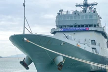 El buque escuela ROKS Hansando de la Armada de Corea del Sur atraca en el puerto de Tien Sa. (Foto: Nhan Dan)