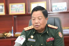 El coronel, doctor Saveng Dennamonh, comisario de la Escuela de Cultura Étnica Interna del Ejército Popular de Laos. (Foto: VNA)