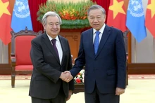 El secretario general del Partido Comunista de Vietnam, To Lam, recibe al secretario general de las Naciones Unidas, António Guterres.
